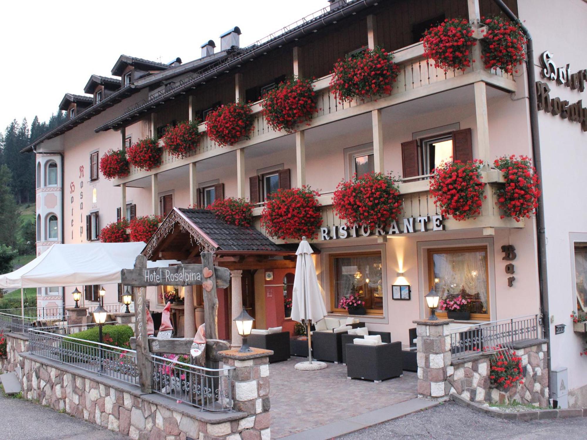 Hotel Rosalpina Soraga Esterno foto