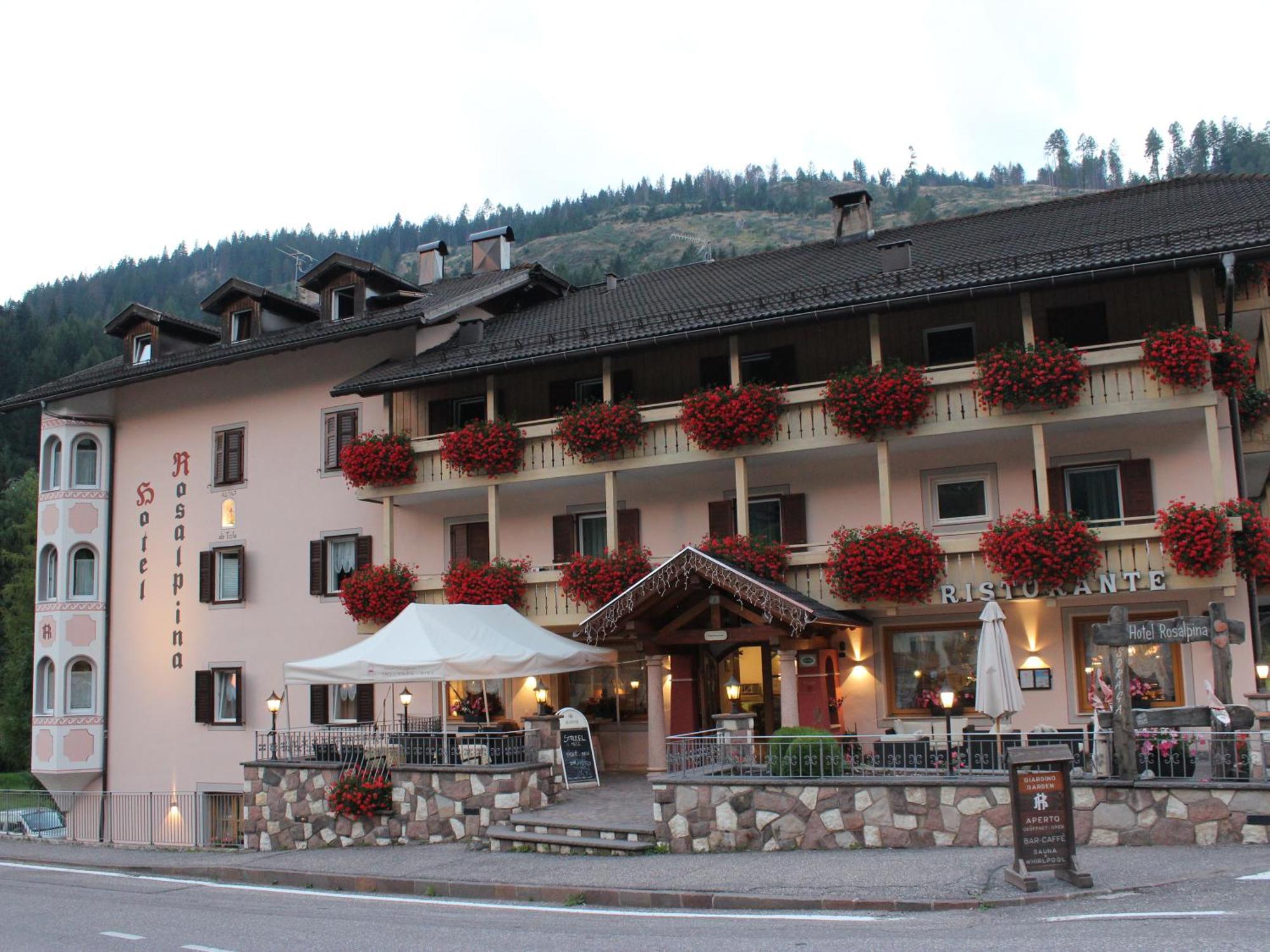 Hotel Rosalpina Soraga Esterno foto
