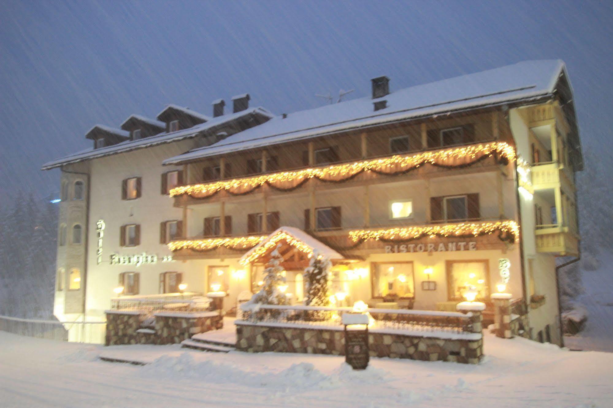 Hotel Rosalpina Soraga Esterno foto